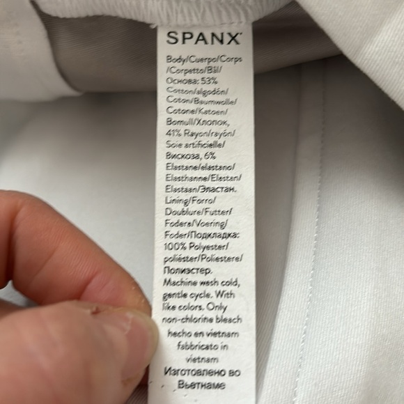 NEW Spanx | On the Go Kick Flare Pant Ultimate Opacity Technology 20373R Sz M - Picture 6 of 7